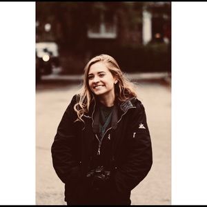 Meet your Posher, Kayla